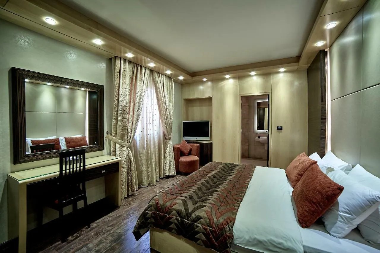 Lahoya Verdun Beirut 4*,  Lebanon