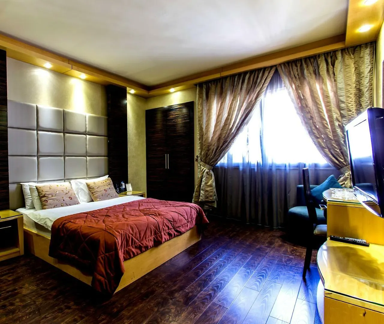 Lahoya Verdun Beirut 4*,  Lebanon